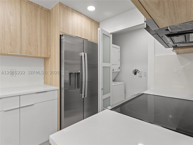 Building Photo - 6420 NW 114th Ave