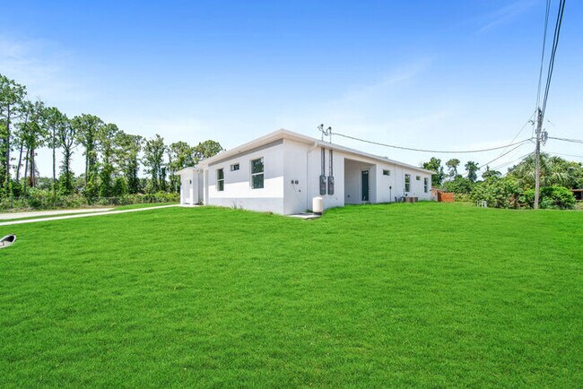 Building Photo - 4766 Nelson Dr