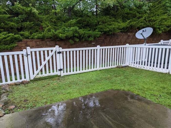 Building Photo - 960 Cinnamon Dr