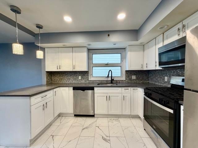 Building Photo - 182 W 32nd St