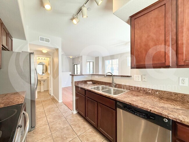 Building Photo - 900 S 94th St