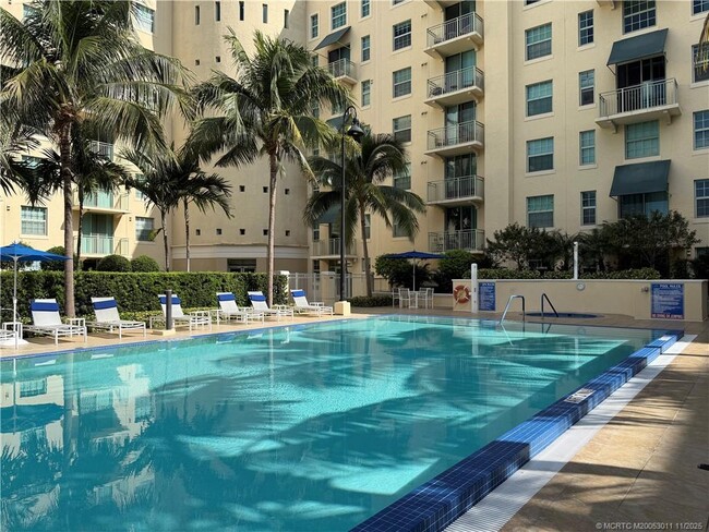 Building Photo - 610 Clematis St