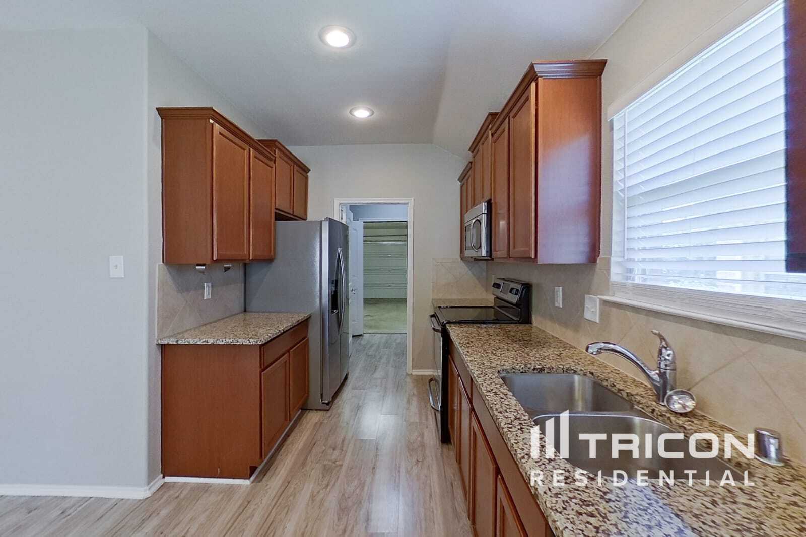 Building Photo - 1332 Red River Dr