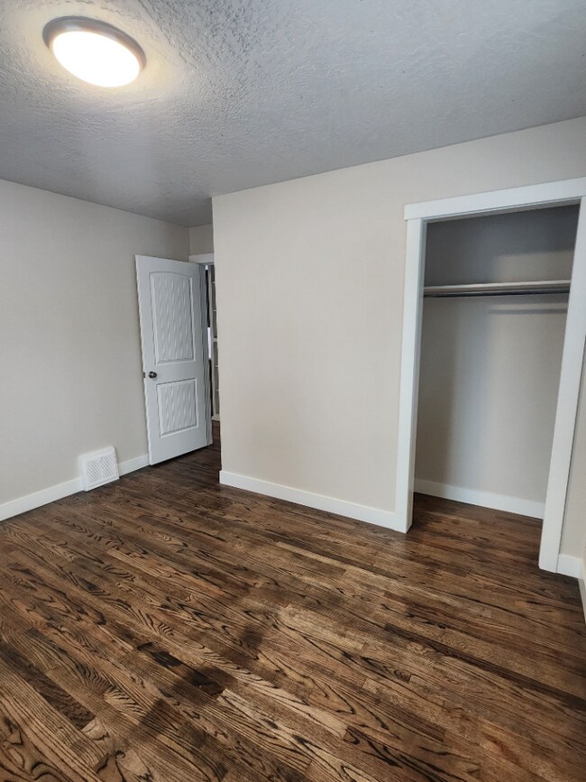 Building Photo - 3BR With Newer Updates