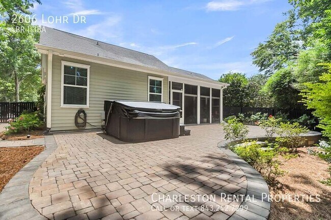Building Photo - 2606 Lohr Dr