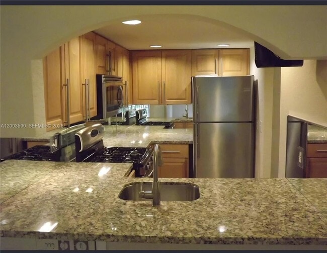 Building Photo - 6709 N Kendall Dr