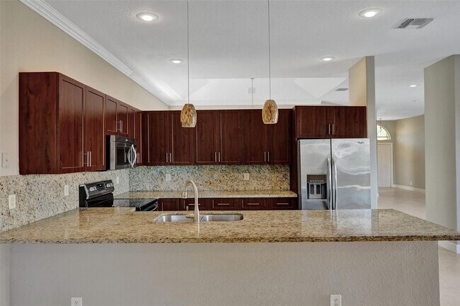 Building Photo - 5977 NW 73rd Ct