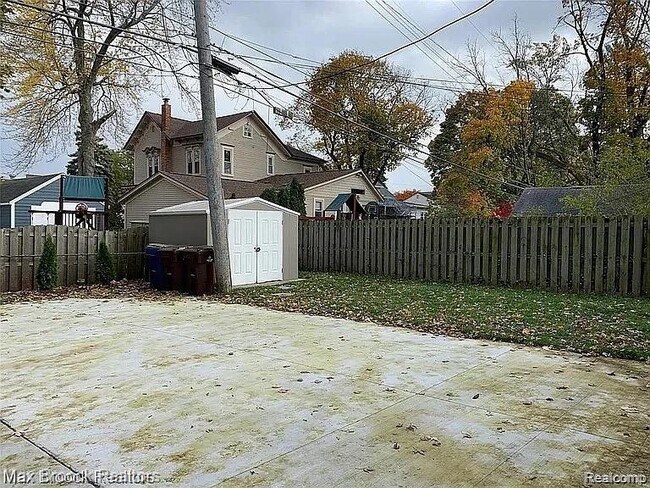 Building Photo - 252 N Harvey St