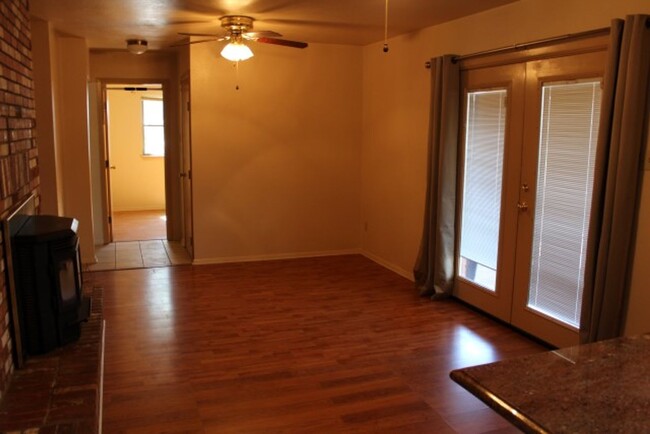 Building Photo - 4101 N Gold St