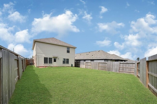 Building Photo - 227 River Grv Ct