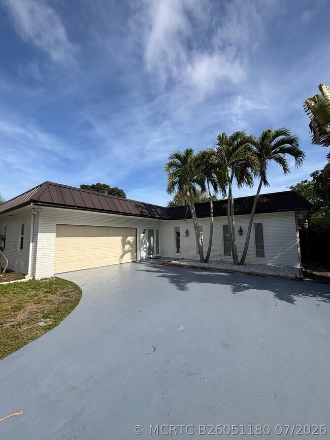 Building Photo - 1070 SW 18th St