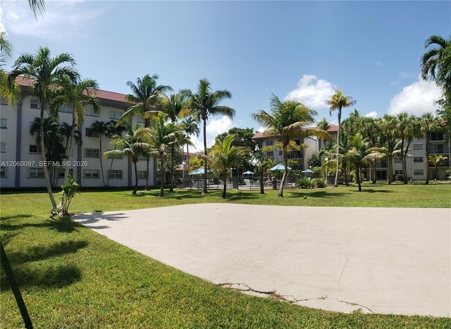 Building Photo - 8107 SW 72nd Ave