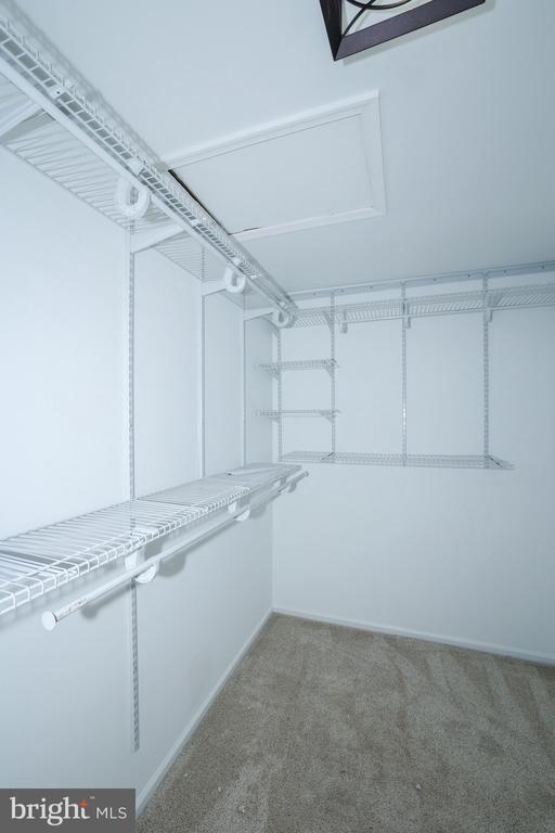 Building Photo - 47699 Whirlpool Square