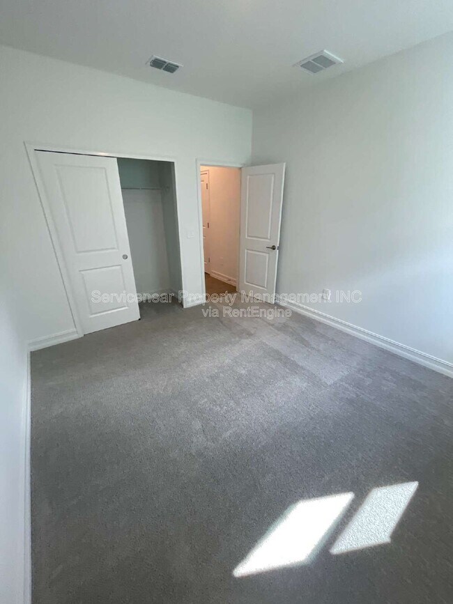Building Photo - 7124 119th Ct E