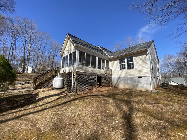 Building Photo - 211 Cedar Ridge Dr