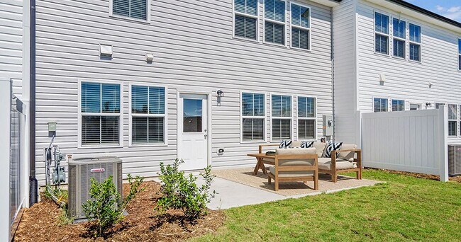 Building Photo - Braxton Townhomes