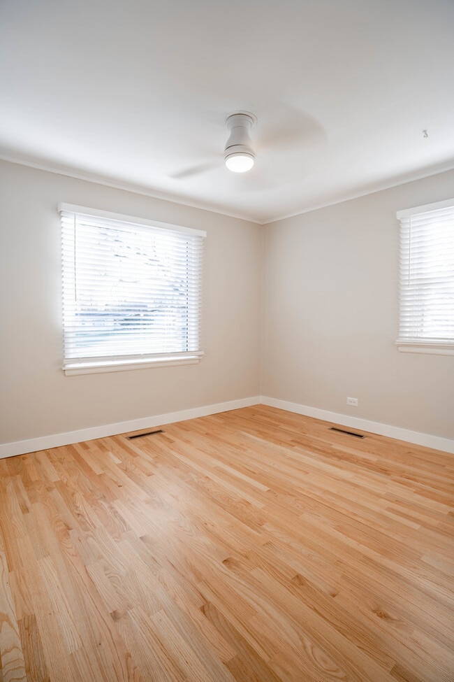 Building Photo - 1392 W 52nd Pl