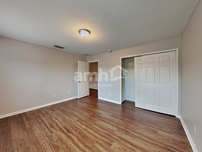 Building Photo - 10956 Willow Ridge Loop