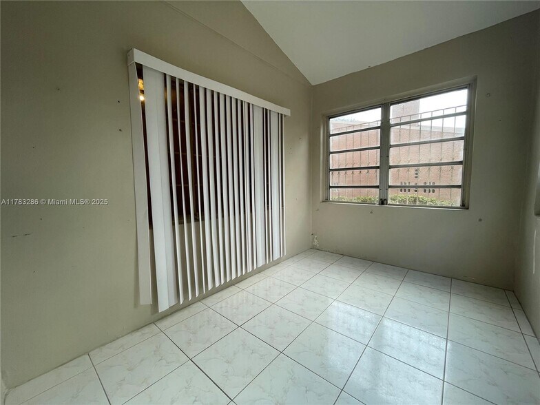 Building Photo - 937 NW 46th St