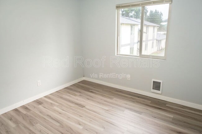 Building Photo - 3411 92nd St S