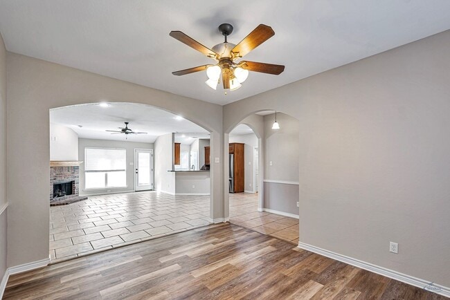 Building Photo - 5409 San Saba Ct