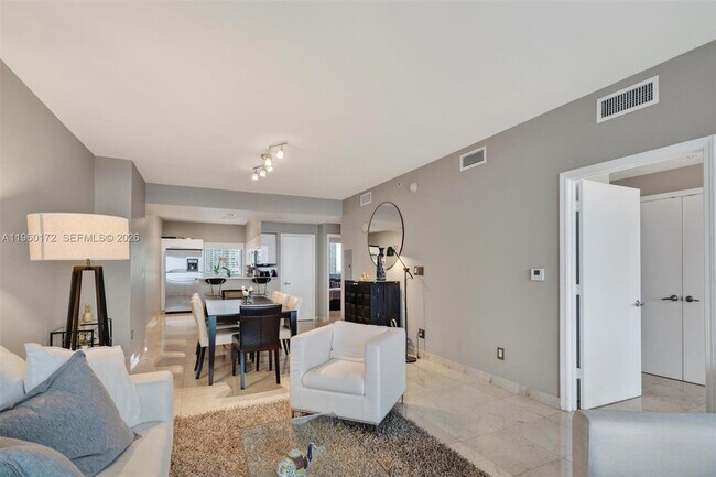 Building Photo - 601 NE 36th St