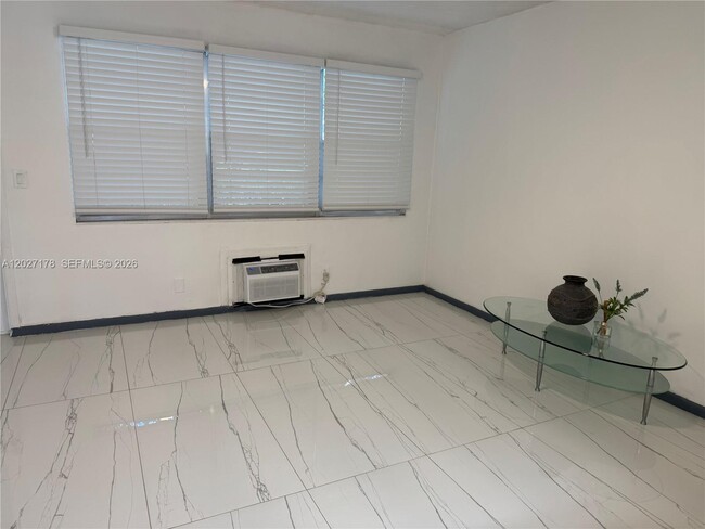Building Photo - 111 Tilford F
