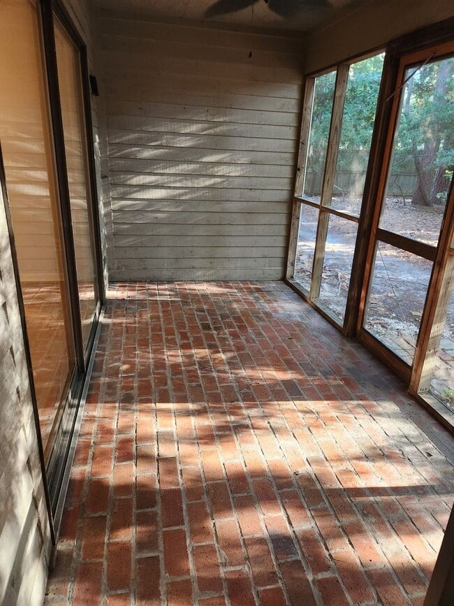 Building Photo - 2 Bedroom Condo Close to Wrightsville Beach