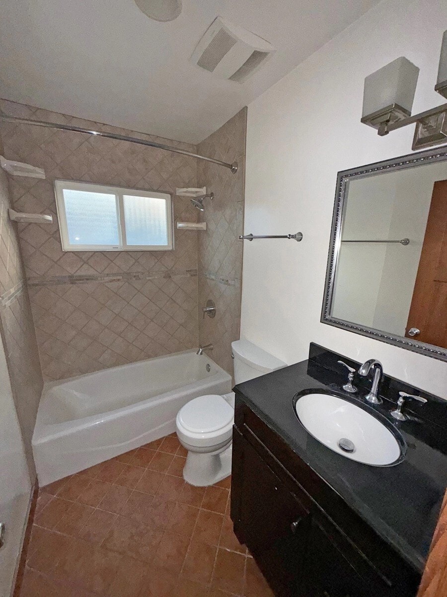 Building Photo - 1931 S Shenandoah St