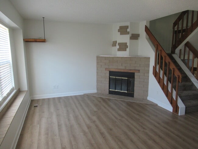 Building Photo - 3909 Smoke Tree Dr