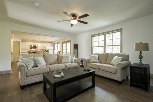 Building Photo - 709 Courtland Ave