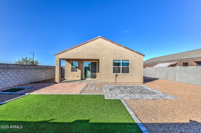 Building Photo - 37061 N Sidewinder Dr