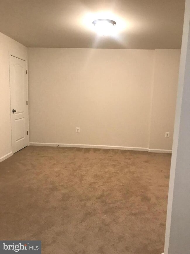 Building Photo - 10417 Westgate Ct