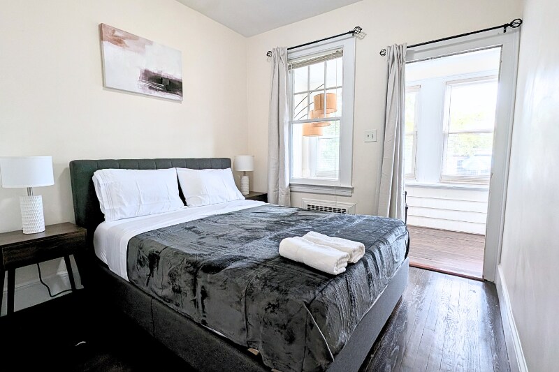 Building Photo - 108 Gotthart St