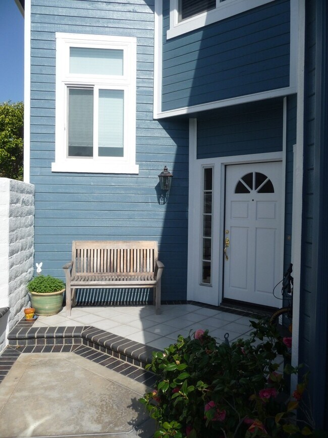 Building Photo - 2730 Point Del Mar