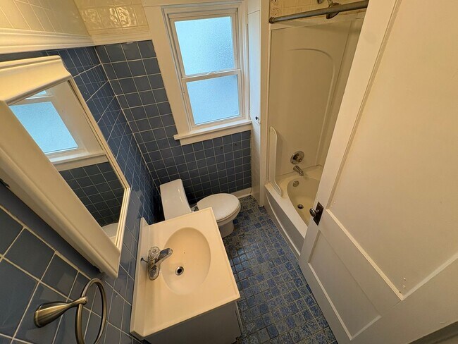 Building Photo - 3441 W 95th St