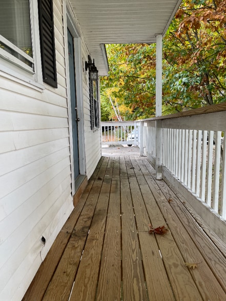 Building Photo - 18 Plaza Village Rd