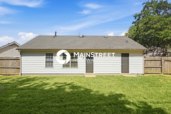 Building Photo - 3 Bedroom Pet-Friendly Home in Memphis, TN with Main Street Renewal
