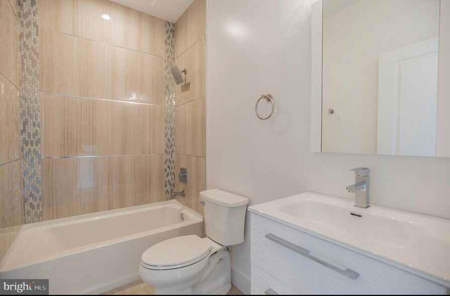 Building Photo - 1517 N 9th St