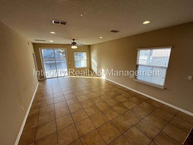 Building Photo - 3 bed/2 bath in Orange Park