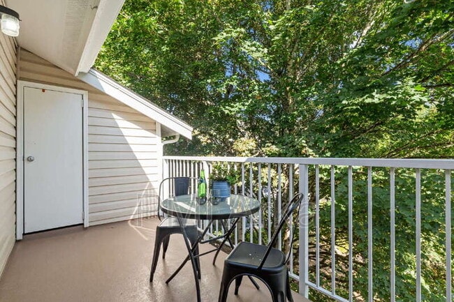 Building Photo - 19230 Forest Park Dr NE