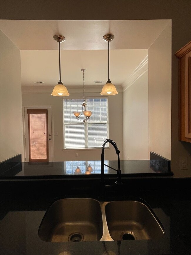 Building Photo - 2310 Elliott Ave