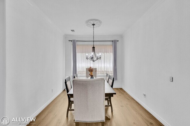 Building Photo - 2385 Country View Glen