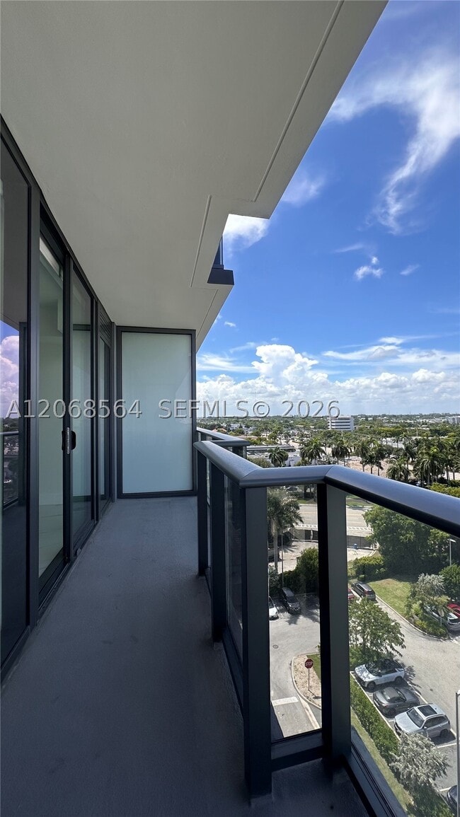 Building Photo - 1170 Hallandale Ave