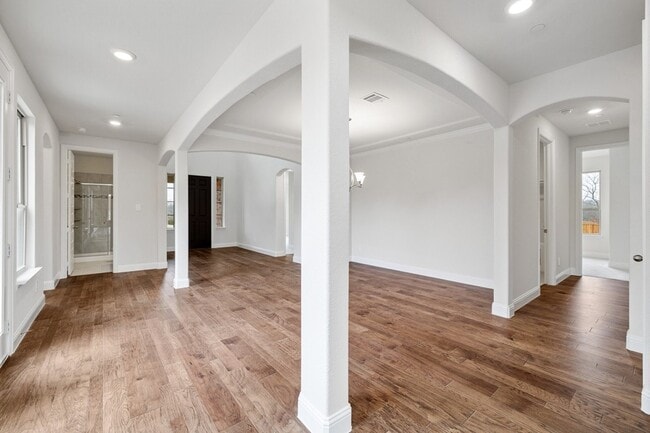 Building Photo - 310 Greystone Ct