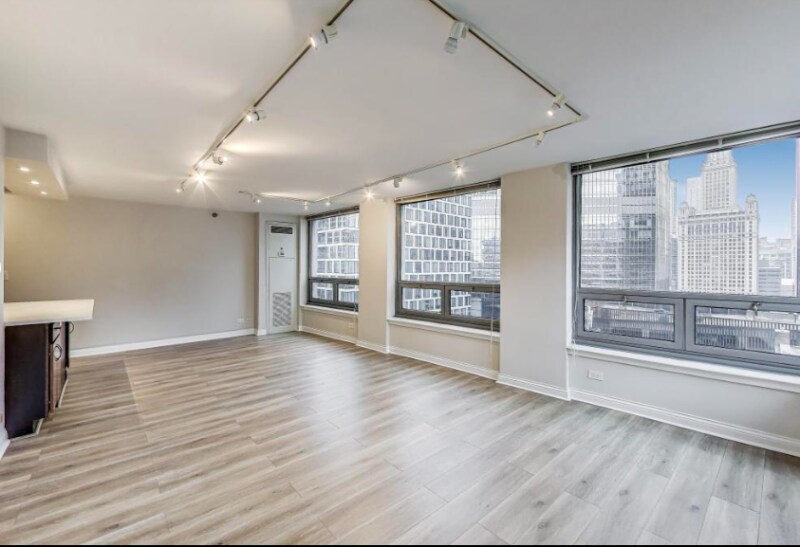 Building Photo - 440 N Wabash Ave