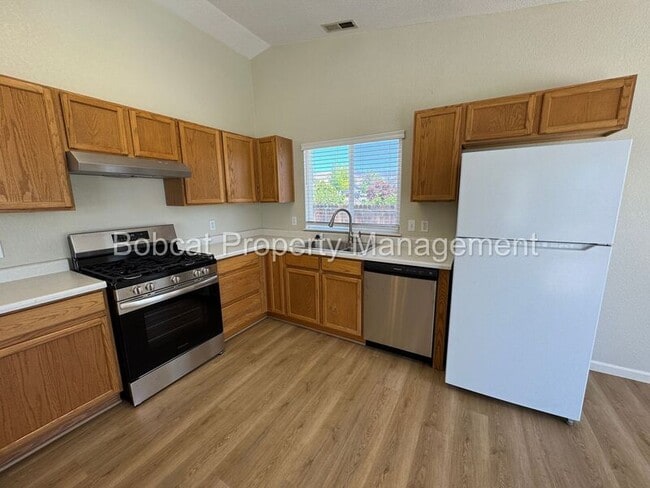 Building Photo - 532 Rawe Peak Dr