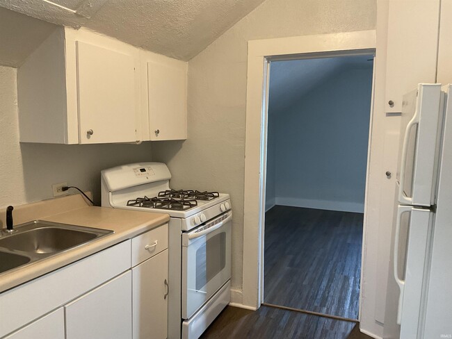 Building Photo - 1221 Wall St