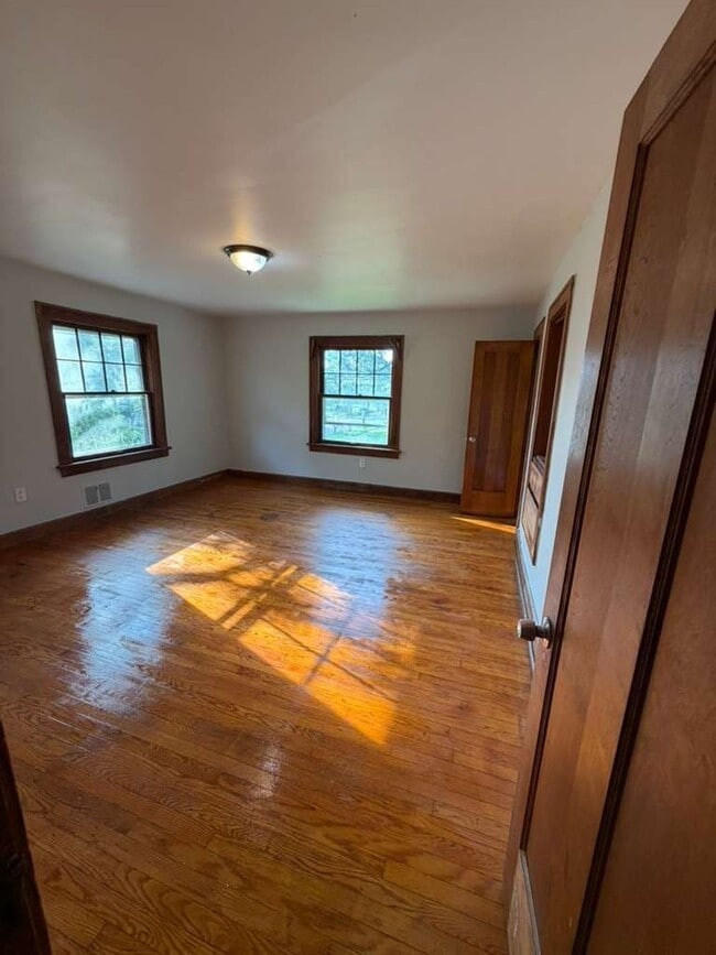 Building Photo - 72 Harriman Ave