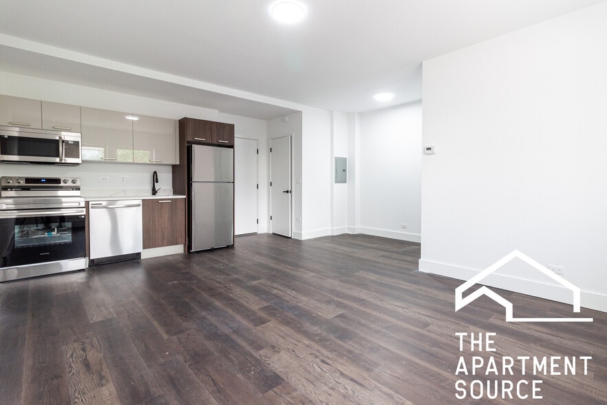 Building Photo - 5651 N Ashland Ave